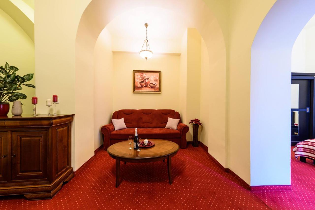 Apartament Baroc ティミショアラ エクステリア 写真