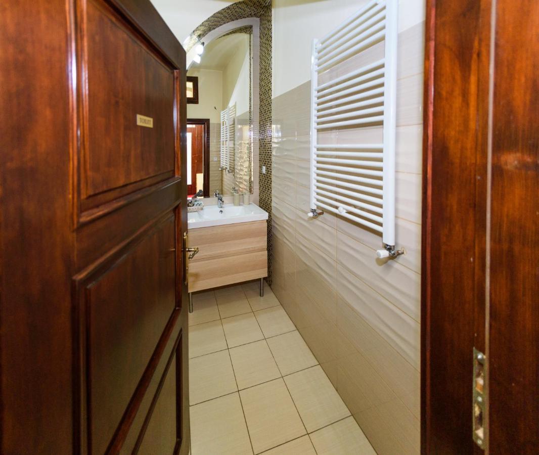 Apartament Baroc ティミショアラ エクステリア 写真