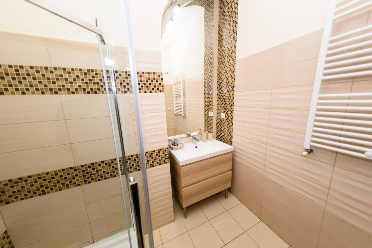 Apartament Baroc ティミショアラ エクステリア 写真