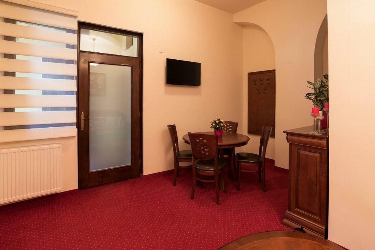 Apartament Baroc ティミショアラ エクステリア 写真